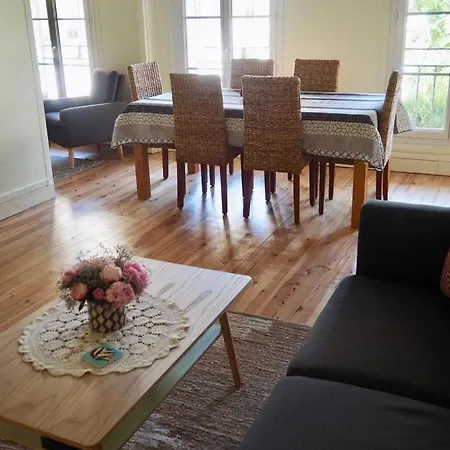 Appartement L'unesco Perret Bel De 3 Avec Vue Sur Le Port